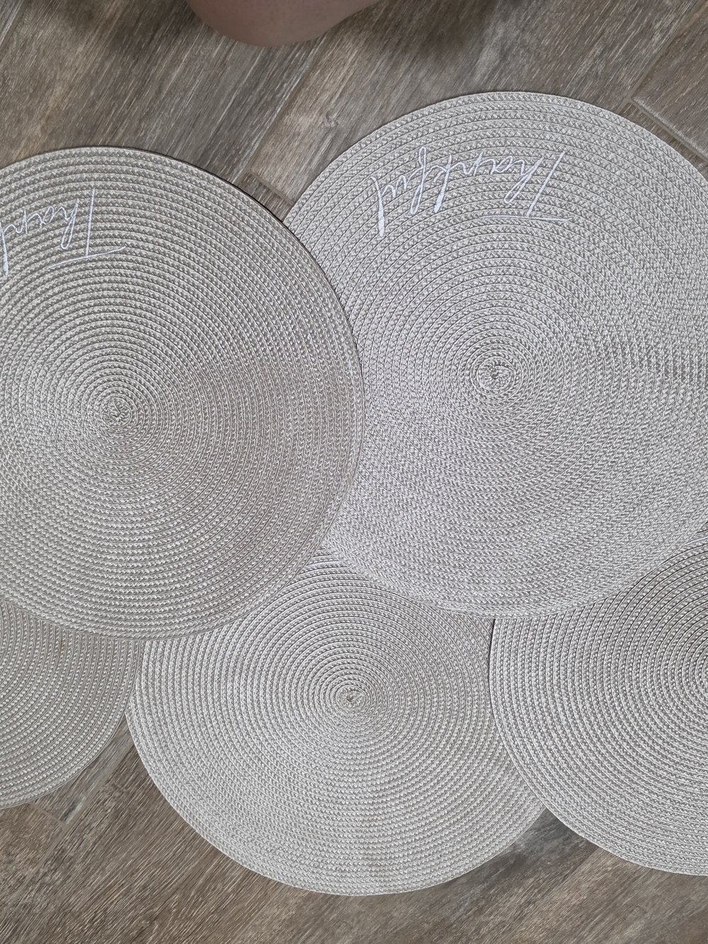 "Thankful" Neutral Woven Round Placemats - Set of 5 Like New